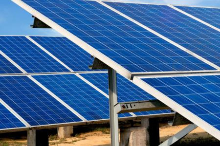 屋頂安裝光伏發(fā)電對房屋有害嗎？這些方面需考量！